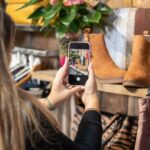 Rebahan Sambil Cuan? Ini 10 Bisnis Digital yang Cukup Modal Smartphone